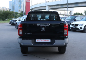 Новый Mitsubishi L200 2025 (6 фото)