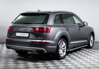Подержанный автомобиль Audi Q7 2019 года (5 фото)