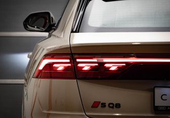 Подержанный автомобиль Audi SQ8 2024 года (39 фото)