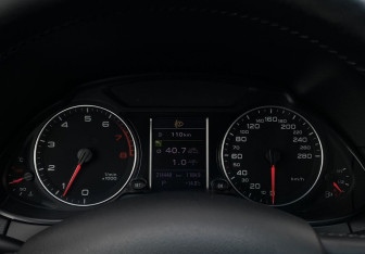 Подержанный автомобиль Audi Q5 2010 года (24 фото)