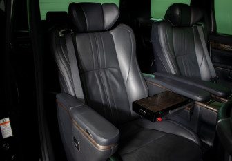 Подержанный автомобиль Toyota Alphard 2021 года (12 фото)