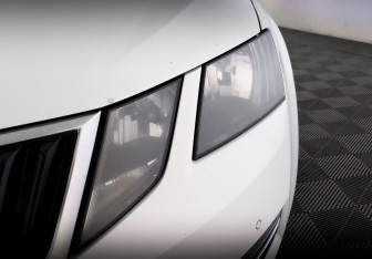 Подержанный автомобиль Skoda Octavia Liftback 2019 года (17 фото)