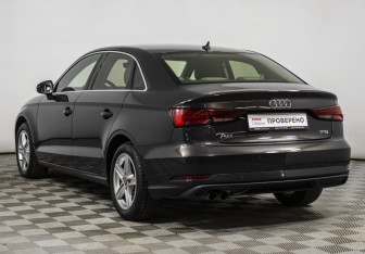 Подержанный автомобиль Audi A3 Sedan 2017 года (7 фото)