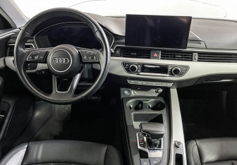 Подержанный автомобиль Audi A4 Sedan 2020 года (12 фото)