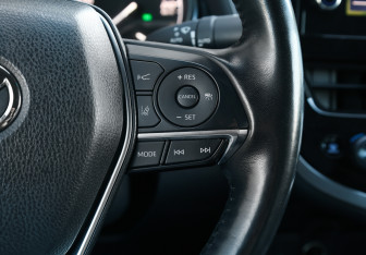 Подержанный автомобиль Toyota Camry Sedan 2021 года (18 фото)