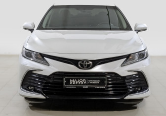 Подержанный автомобиль Toyota Camry Sedan 2021 года (2 фото)