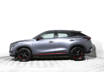 Подержанный автомобиль Omoda C5 2023 года (8 фото)