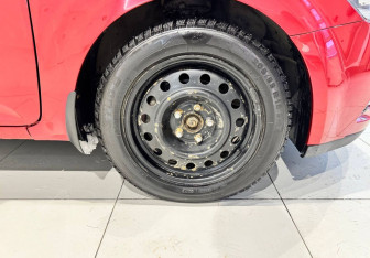 Подержанный автомобиль Kia Ceed Hatchback 2011 года (10 фото)