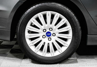 Подержанный автомобиль Ford Mondeo Sedan 2015 года (7 фото)