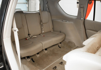 Подержанный автомобиль Infiniti QX56 2012 года (34 фото)