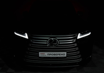 Подержанный автомобиль Lexus LX 2023 года (19 фото)