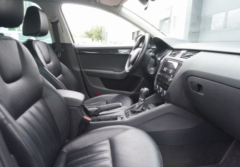 Подержанный автомобиль Skoda Octavia Liftback 2018 года (12 фото)
