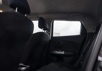 Подержанный автомобиль Nissan Juke 2014 года (13 фото)