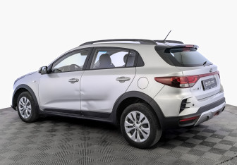 Подержанный автомобиль Kia Rio Hatchback 2021 года (7 фото)