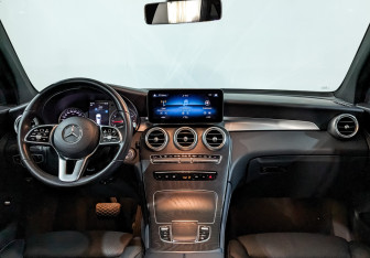 Подержанный автомобиль Mercedes-Benz GLC Coupe 2020 года (14 фото)