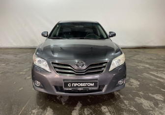 Подержанный автомобиль Toyota Camry Sedan 2010 года (2 фото)