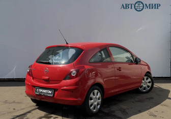 Подержанный автомобиль Opel Corsa 2010 года (8 фото)
