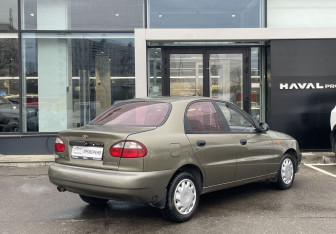 Подержанный автомобиль Daewoo Lanos Sedan 2005 года (5 фото)