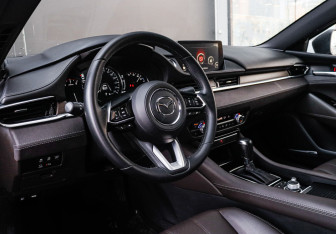 Подержанный автомобиль Mazda 6 Sedan 2022 года (19 фото)