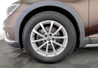 Подержанный автомобиль Volkswagen Passat Wagon 2018 года (18 фото)