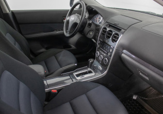 Подержанный автомобиль Mazda 6 Liftback 2006 года (9 фото)