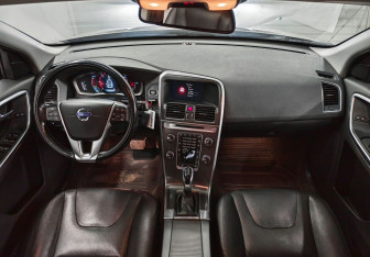 Подержанный автомобиль Volvo XC60 2014 года (11 фото)