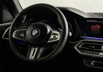 Подержанный автомобиль BMW X5 2020 года (15 фото)