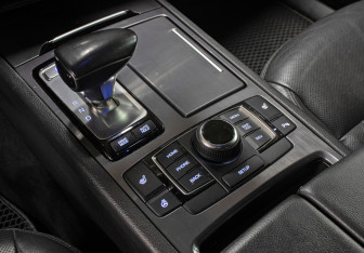 Подержанный автомобиль Genesis G80 2017 года (21 фото)