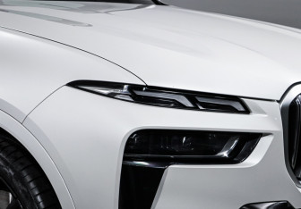 Подержанный автомобиль BMW X7 2023 года (16 фото)