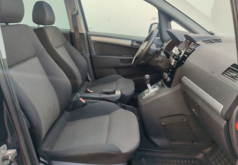 Подержанный автомобиль Opel Zafira Compactvan 2011 года (10 фото)