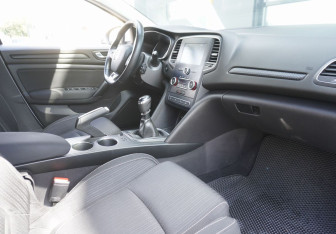 Подержанный автомобиль Renault Megane Wagon 2018 года (11 фото)