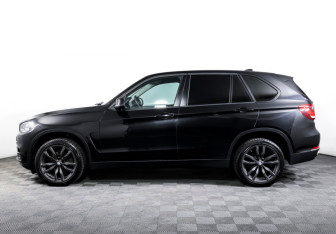 Подержанный автомобиль BMW X5 2014 года (8 фото)