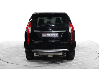 Подержанный автомобиль Mitsubishi Pajero Sport 2019 года (6 фото)