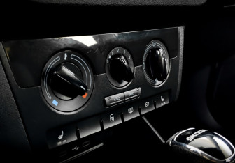 Подержанный автомобиль Skoda Rapid Liftback 2021 года (25 фото)