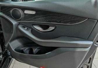 Подержанный автомобиль Mercedes-Benz GLC Coupe 2020 года (25 фото)