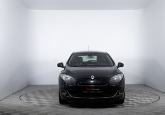 Подержанный автомобиль Renault Megane Hatchback 2013 года (2 фото)