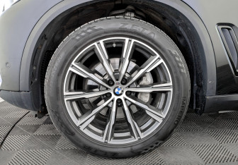 Подержанный автомобиль BMW X5 2019 года (18 фото)