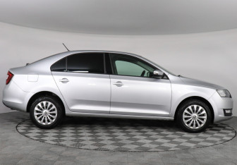 Подержанный автомобиль Skoda Rapid Liftback 2018 года (4 фото)