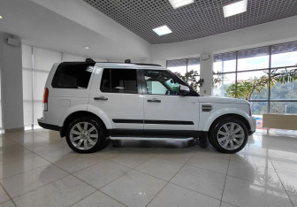 Подержанный автомобиль Land Rover Discovery 2010 года (4 фото)