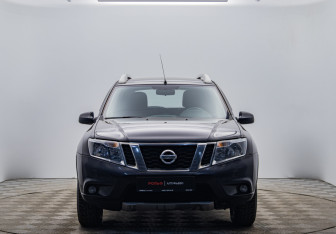 Подержанный автомобиль Nissan Terrano 2019 года (8 фото)