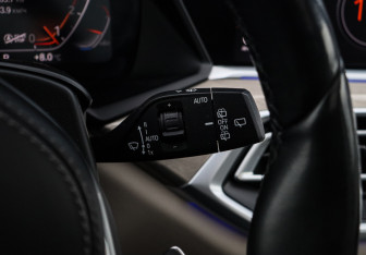 Подержанный автомобиль BMW X7 2020 года (32 фото)