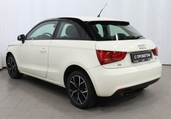 Подержанный автомобиль Audi A1 2011 года (6 фото)