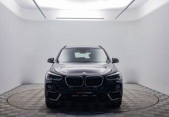 Подержанный автомобиль BMW X1 2017 года (2 фото)