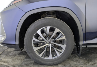 Подержанный автомобиль Lexus RX 2021 года (12 фото)