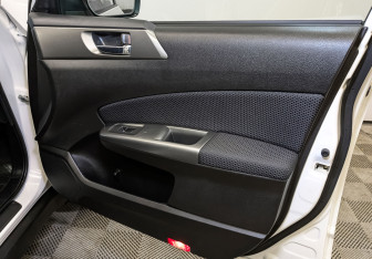 Подержанный автомобиль Subaru Forester Suv 2011 года (24 фото)