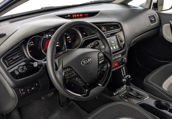 Подержанный автомобиль Kia Ceed Wagon 2018 года (15 фото)