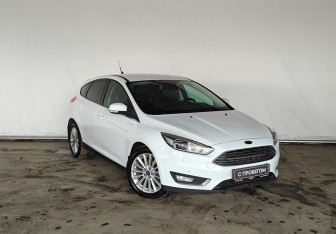Подержанный автомобиль Ford Focus Hatchback 2017 года (3 фото)