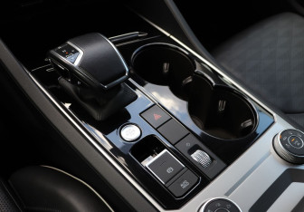 Подержанный автомобиль Volkswagen Touareg 2020 года (19 фото)