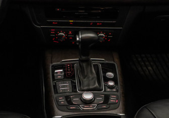 Подержанный автомобиль Audi A7 2013 года (10 фото)