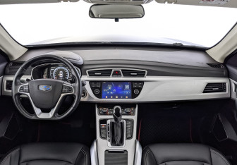 Подержанный автомобиль Geely Atlas 2019 года (14 фото)